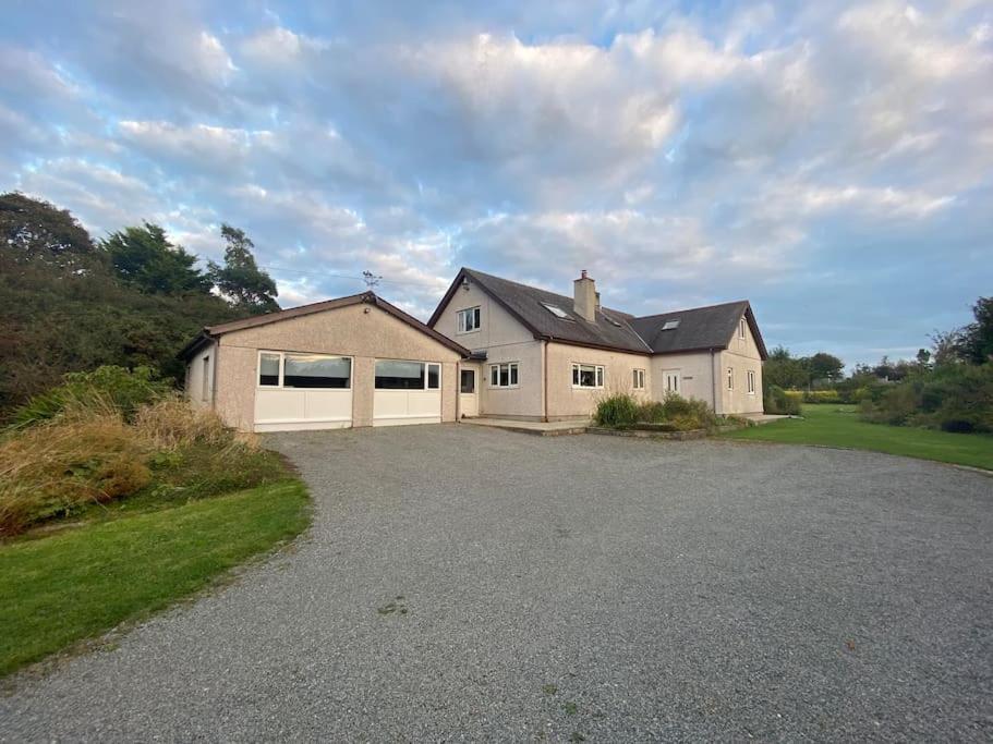 Jaw-Dropping Beach House In Anglesey Бенллех Экстерьер фото