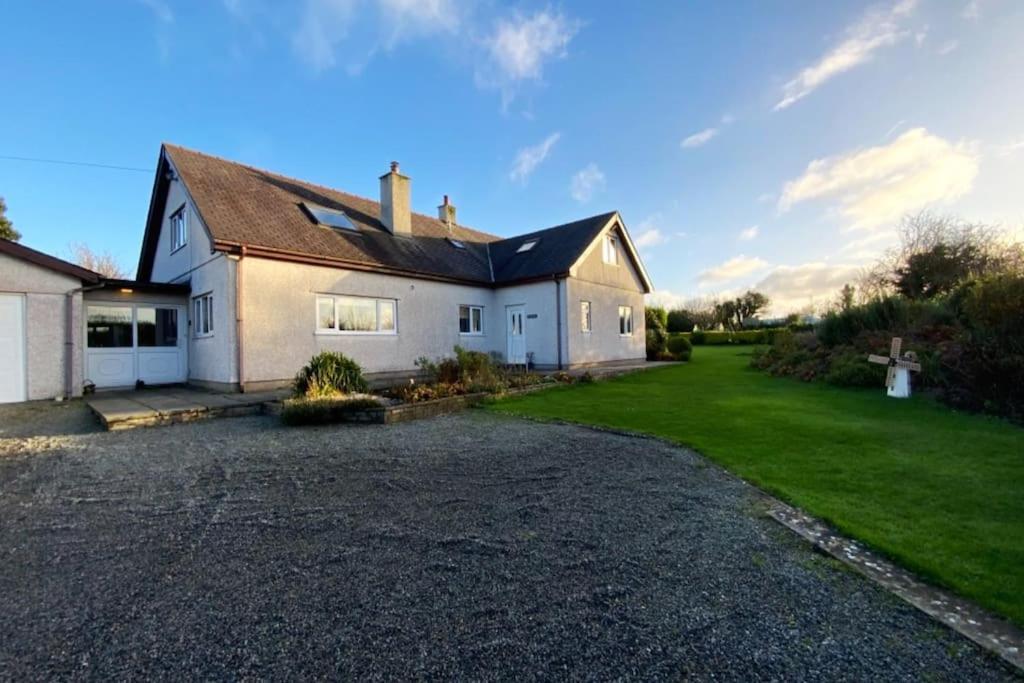 Jaw-Dropping Beach House In Anglesey Бенллех Экстерьер фото
