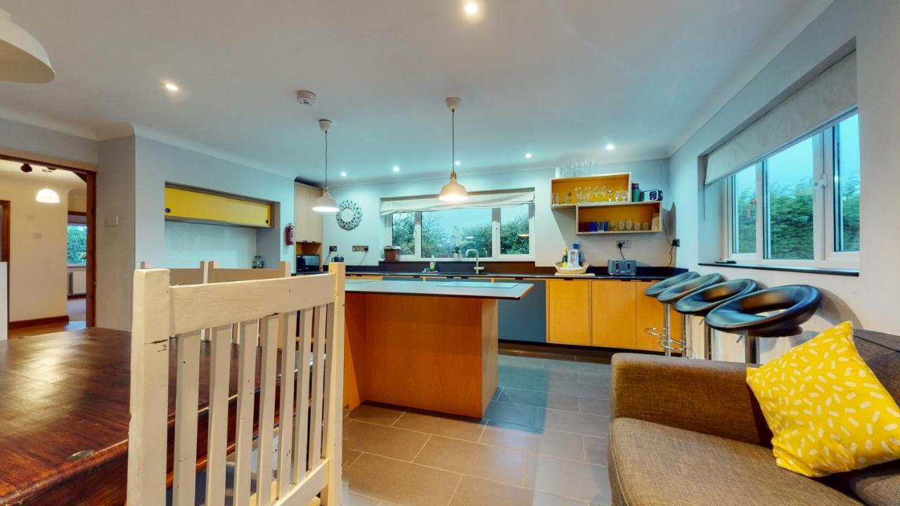 Jaw-Dropping Beach House In Anglesey Бенллех Экстерьер фото