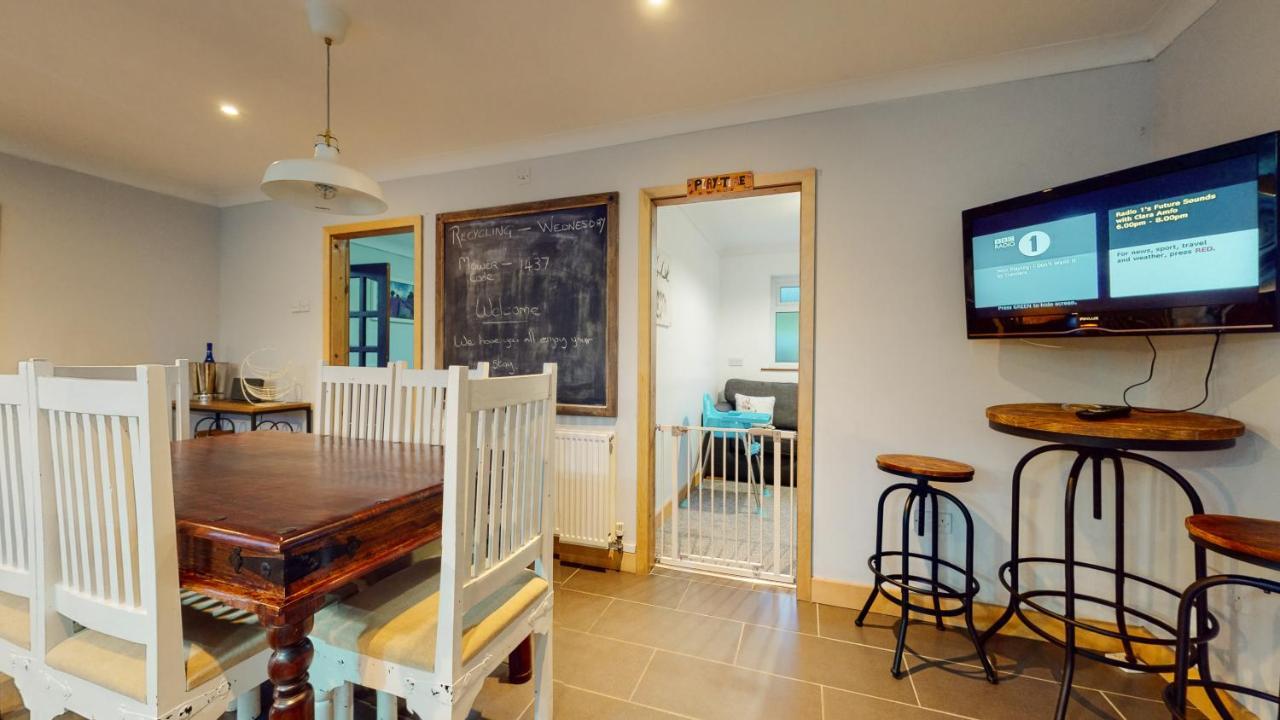 Jaw-Dropping Beach House In Anglesey Бенллех Экстерьер фото