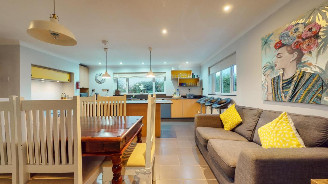 Jaw-Dropping Beach House In Anglesey Бенллех Экстерьер фото
